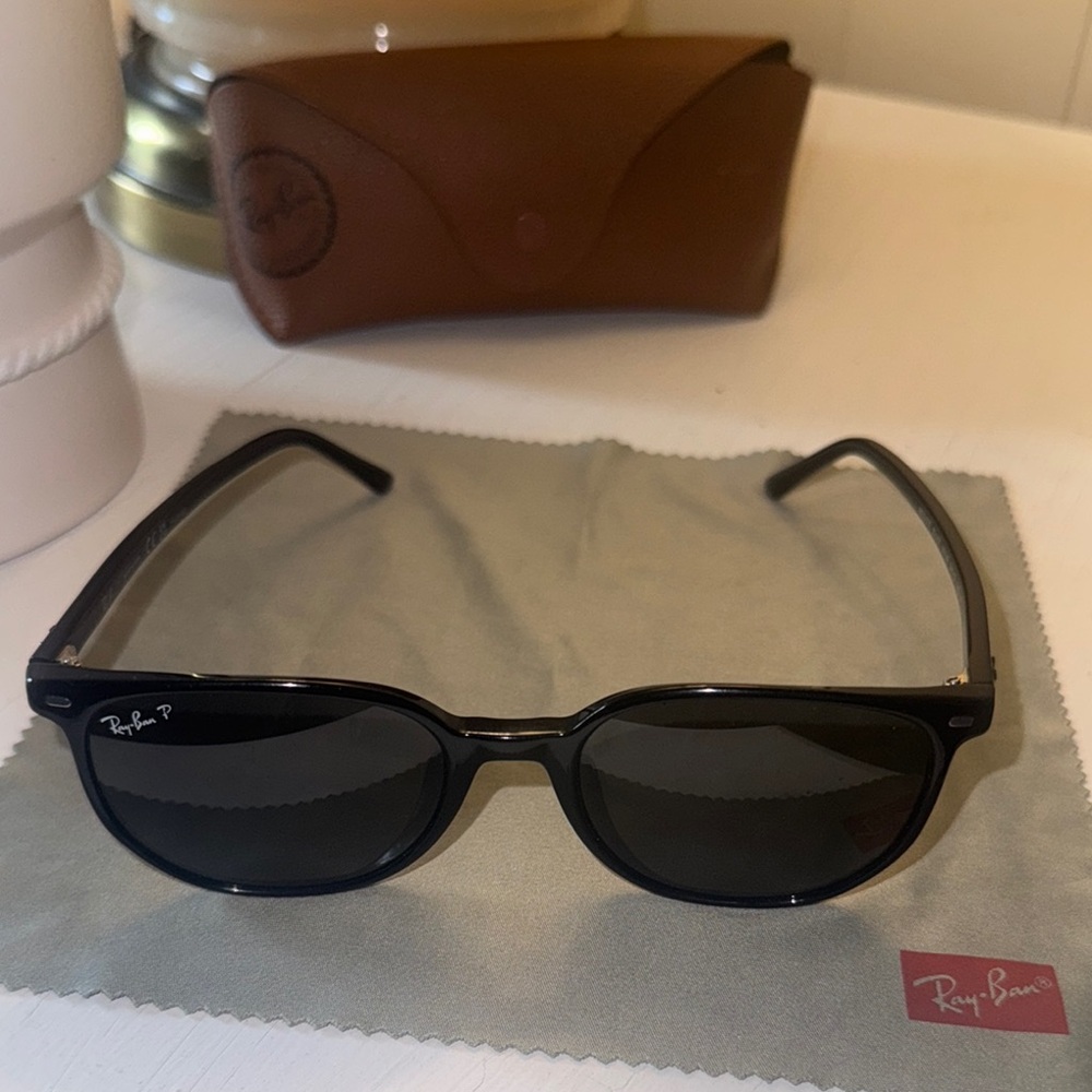 Ray-Ban Elliot / Black Sunglasses